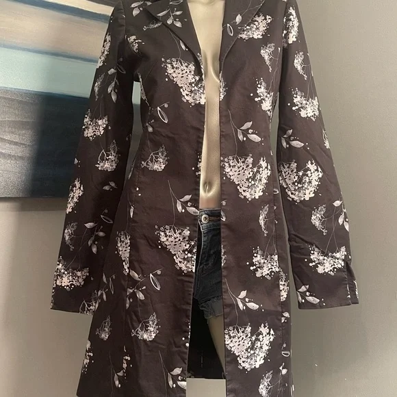 REBA Chic Floral Black & White Jacket Sz. 4 NWOT - Picture 2 of 15